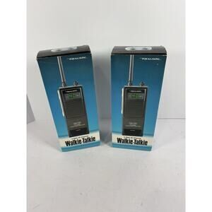 Realistic TRC-207 Walkie Talkie Lot 2 5W 40 Channel CB Transceive